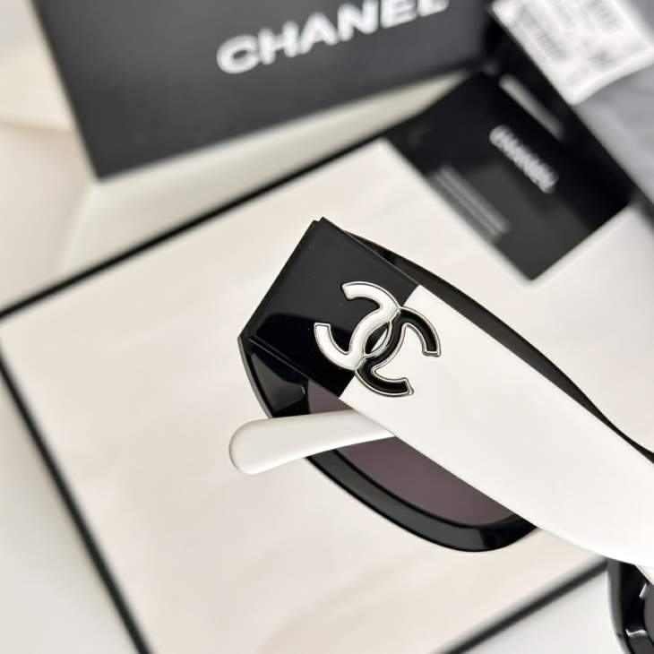 Picture of Chanel Sunglasses _SKUfw76720746fw